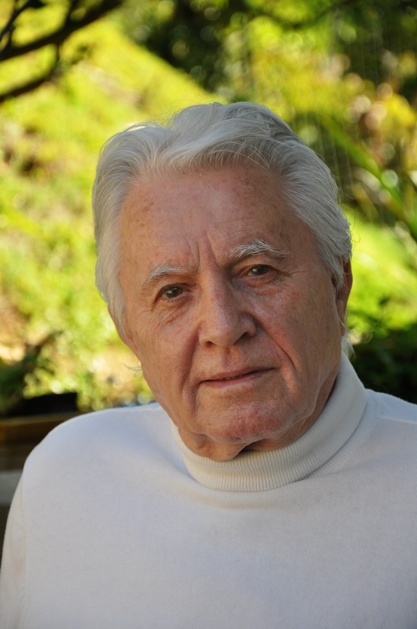 Portrait of author Bruce Neckels